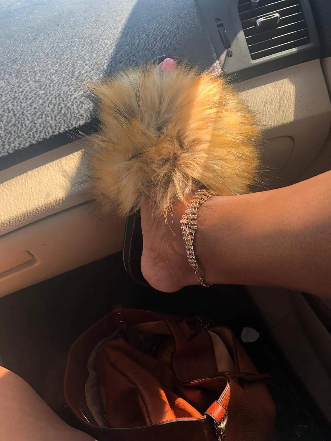 Big Faux Fur Slides, Furry Slippers for Women Fuzzy Fluffy Sandals Shoes