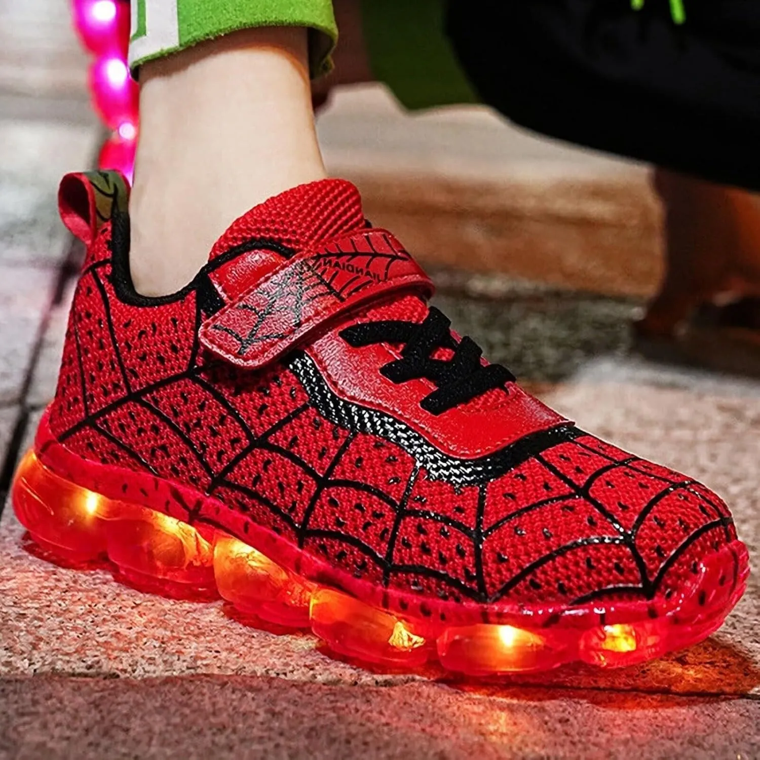 Kids LED Shoes Boys Girls Light Up Trainers Children USB Charging Flashing Sneakers Gift for Birthday Halloween Xmas