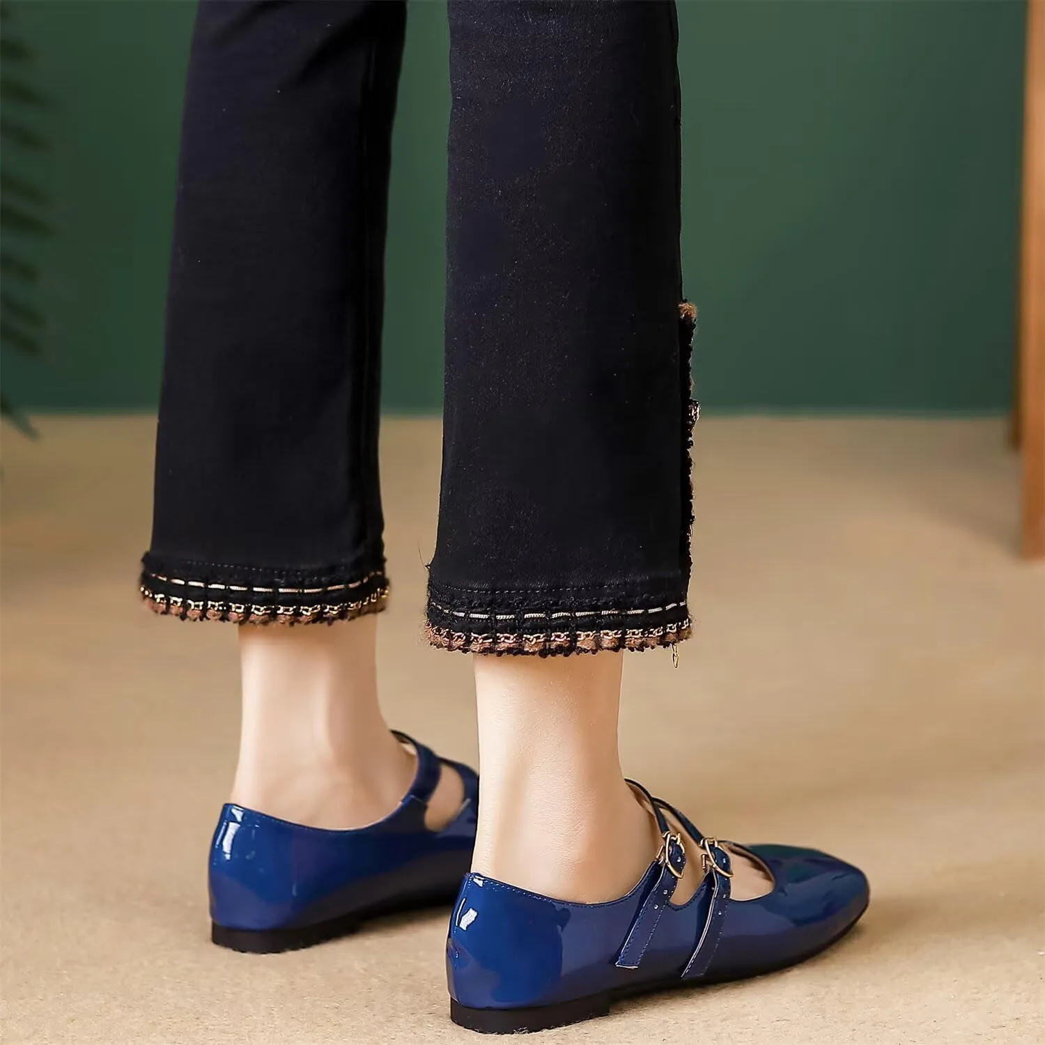 LUXINYU Mary Jane Flats for Women Dressy Retro Square Toe Ankle Strap Ballet Flats Comfortable Patent Leather Shoes