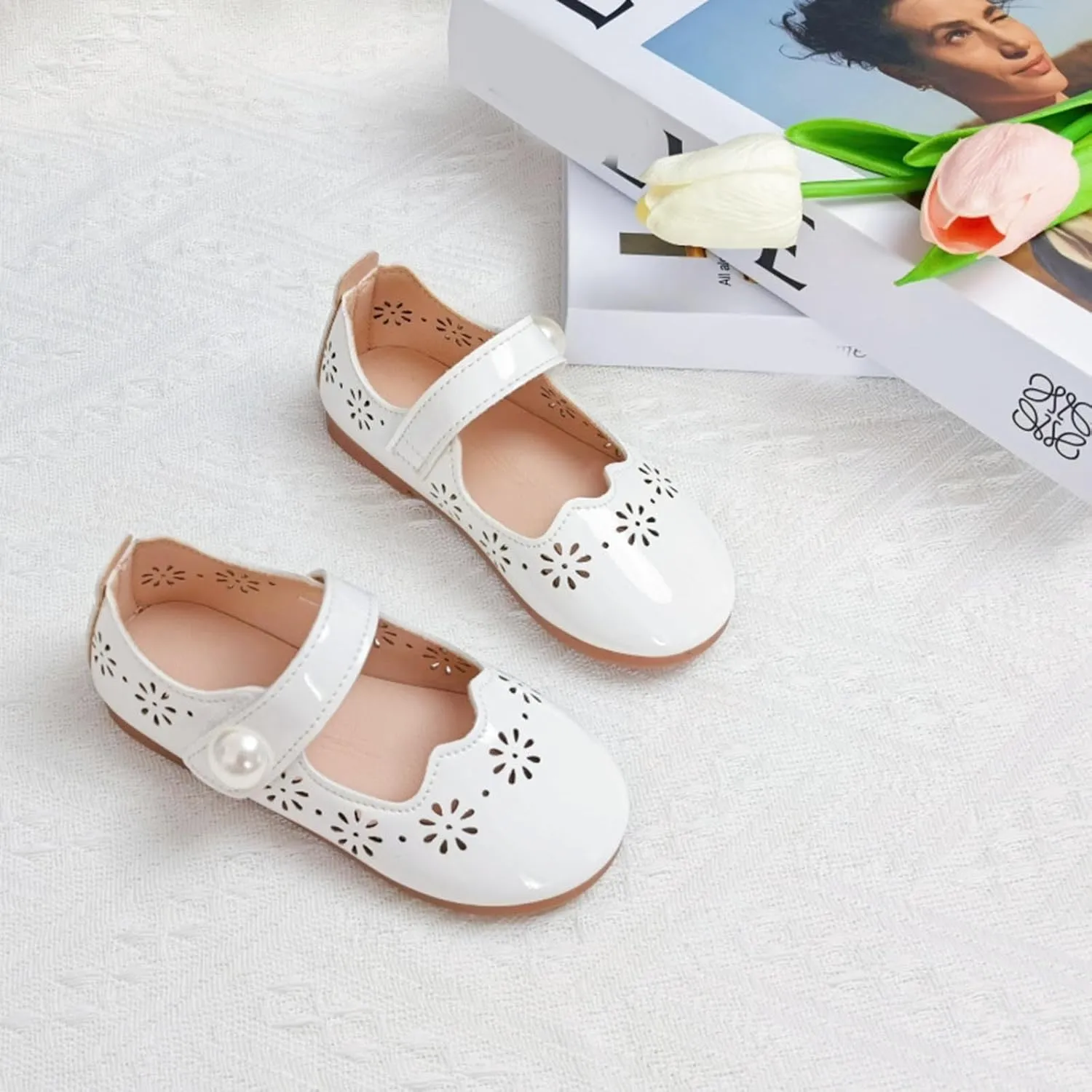 Mary Jane Ballet Dress Flat New Girls Princess Shoes with Hollow Out Design Fashionable Soft Soled Leather Shoes