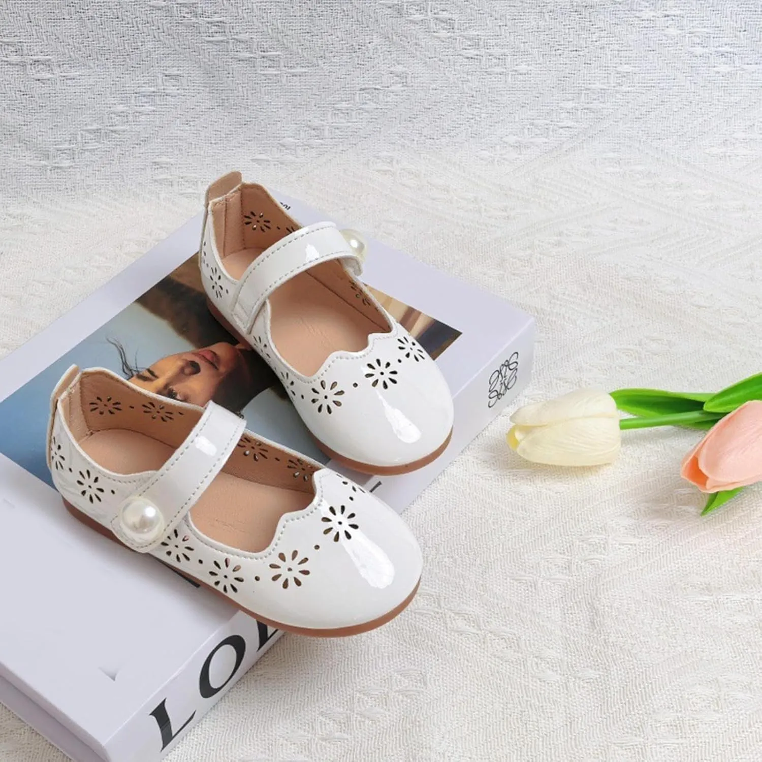 Mary Jane Ballet Dress Flat New Girls Princess Shoes with Hollow Out Design Fashionable Soft Soled Leather Shoes