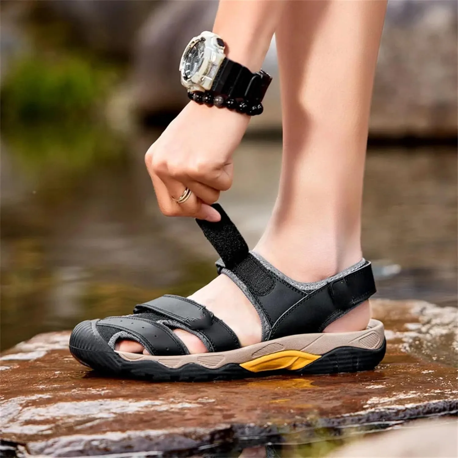Men's Hiking Sandals - Breathable Outdoor Shoes for Summer Trails