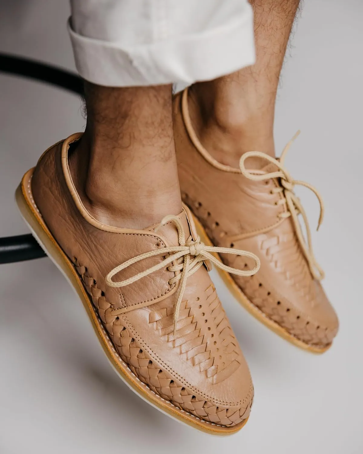 Mexico en la Piel Handmade Men’s Leather Huarache Sandals - Genuine Tan Leather, Closed-Toe, Lace-Up, Breathable, Comfortable, Crepe Sole, Sizes 7-13 US