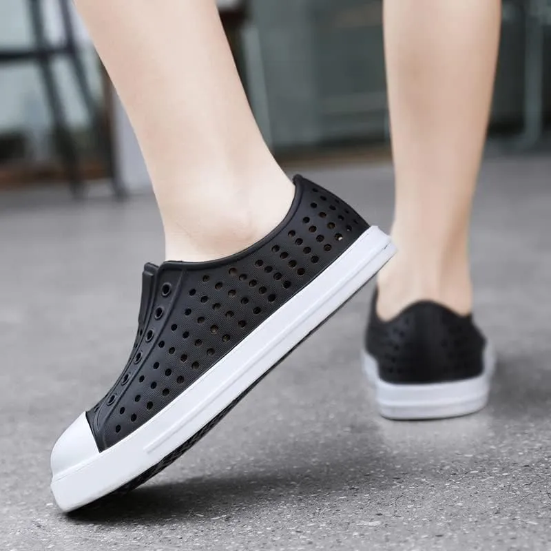 SECHRITE Kids Garden Clogs Shoes Outdoor Breathable Slip on Rubber Sandals Beach Water Shoes