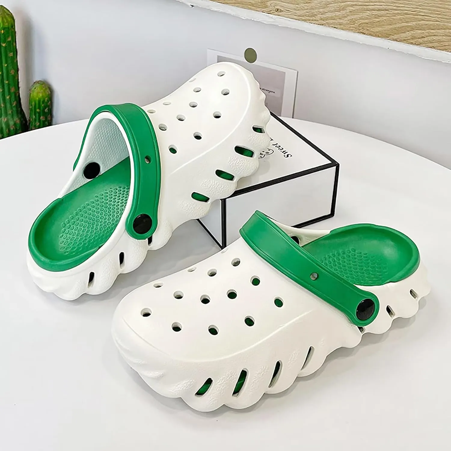 Solaud Women Men Comfortable Clogs Shoes Soft Breathable Non-Slip Unisex Garden Outdoor Beach Clog Sandals
