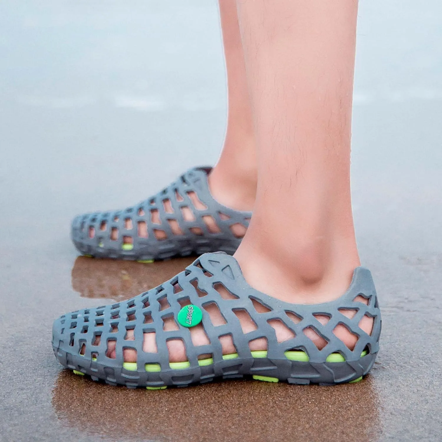 Women Men Fashion Garden Clogs with Arch Support, Vegetable Basket Sandals, EVA Material, Lightweight, Durable, Non-slip, Beach Shoes, Gardening Shoes, Indoor and Outdoor Sandals.