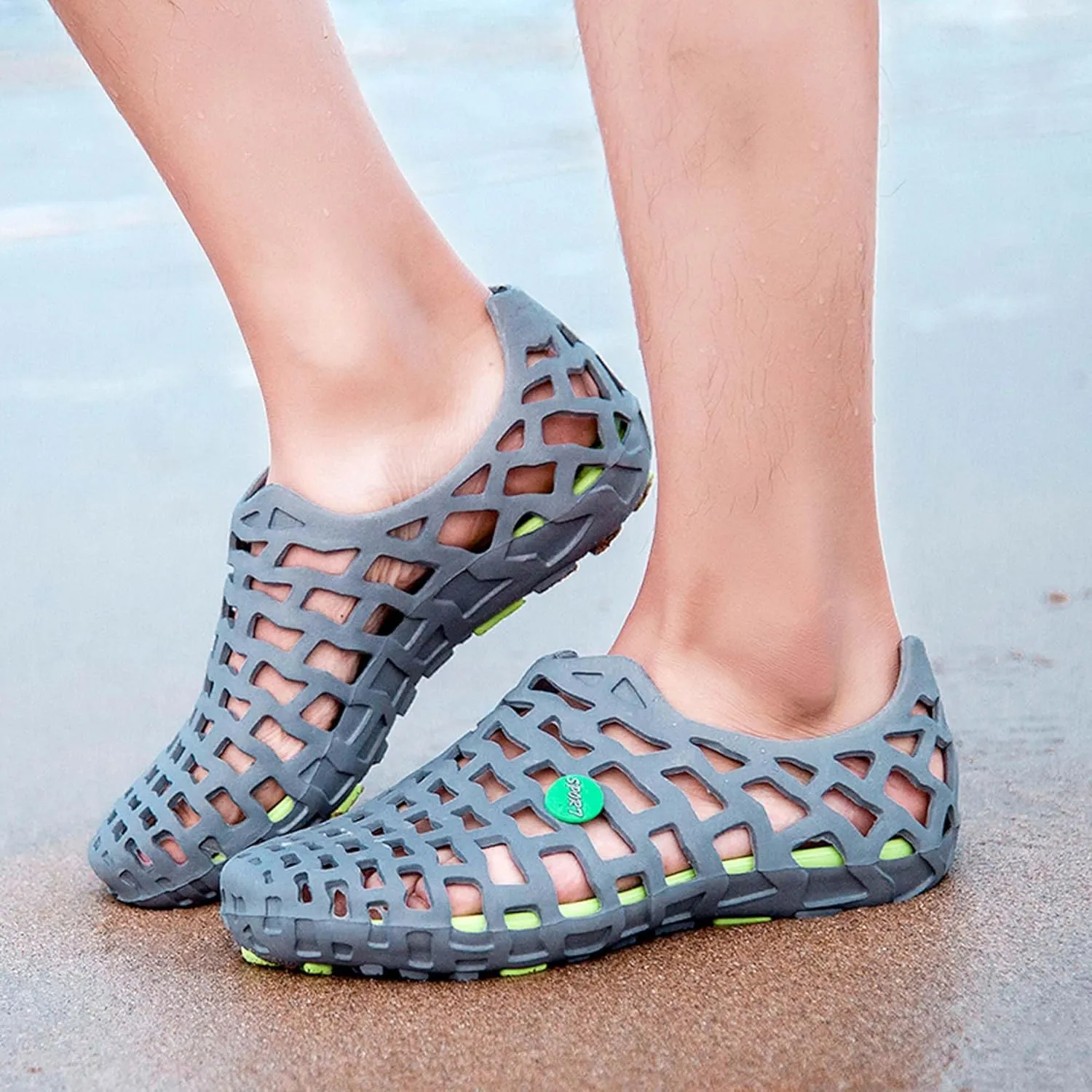 Women Men Fashion Garden Clogs with Arch Support, Vegetable Basket Sandals, EVA Material, Lightweight, Durable, Non-slip, Beach Shoes, Gardening Shoes, Indoor and Outdoor Sandals.