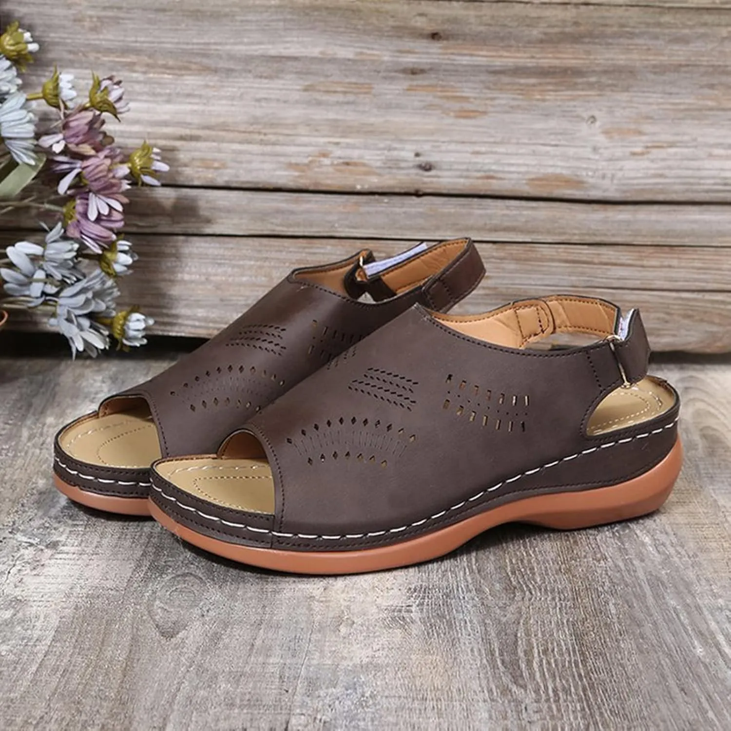 Women's Flat Sandals with Arch Support Summer Open Toe Slingback Ankle Strap Sandals Cutout Leather Sandals Comfort Casual Walking Shoes,Brown,US11/EU42