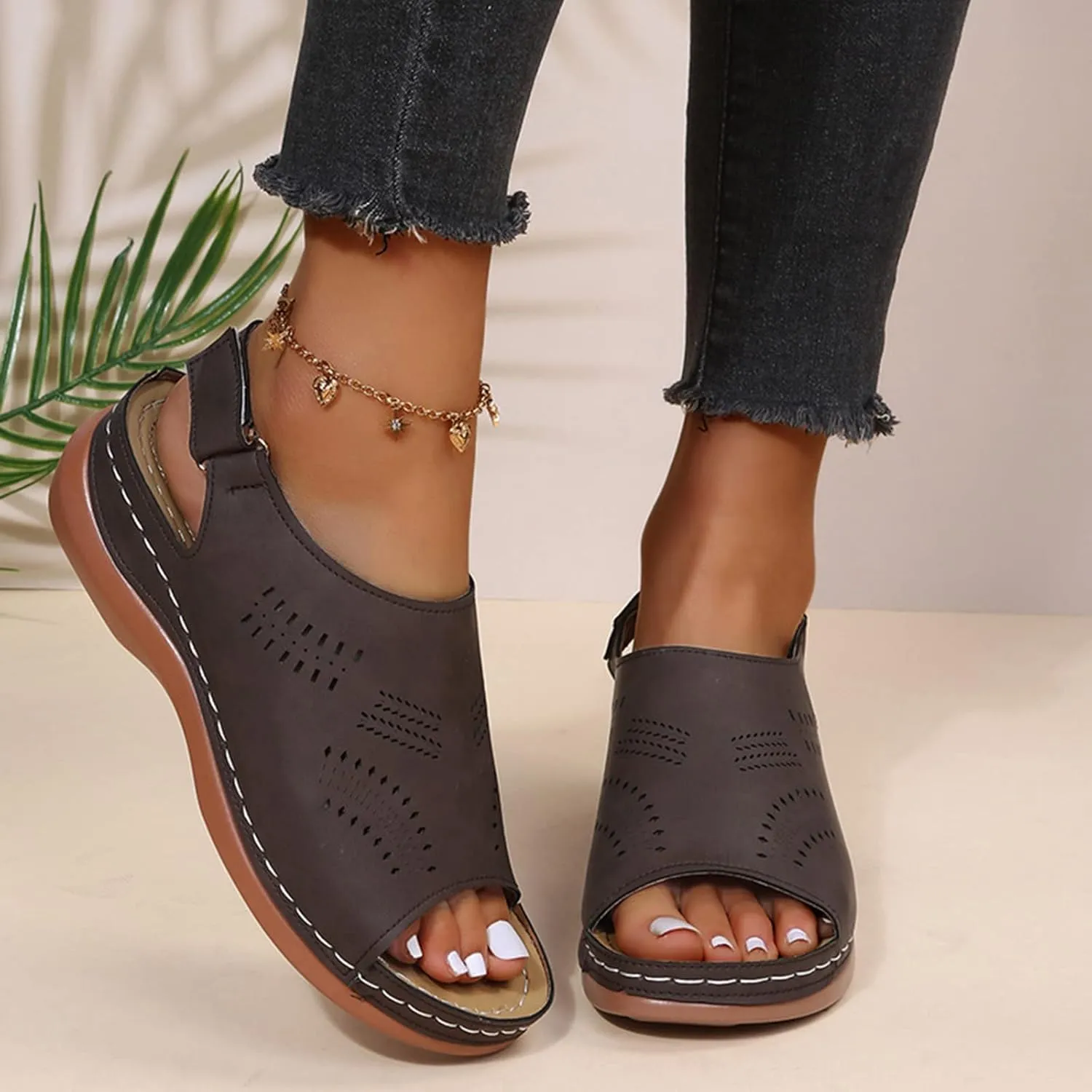 Women's Flat Sandals with Arch Support Summer Open Toe Slingback Ankle Strap Sandals Cutout Leather Sandals Comfort Casual Walking Shoes,Brown,US11/EU42