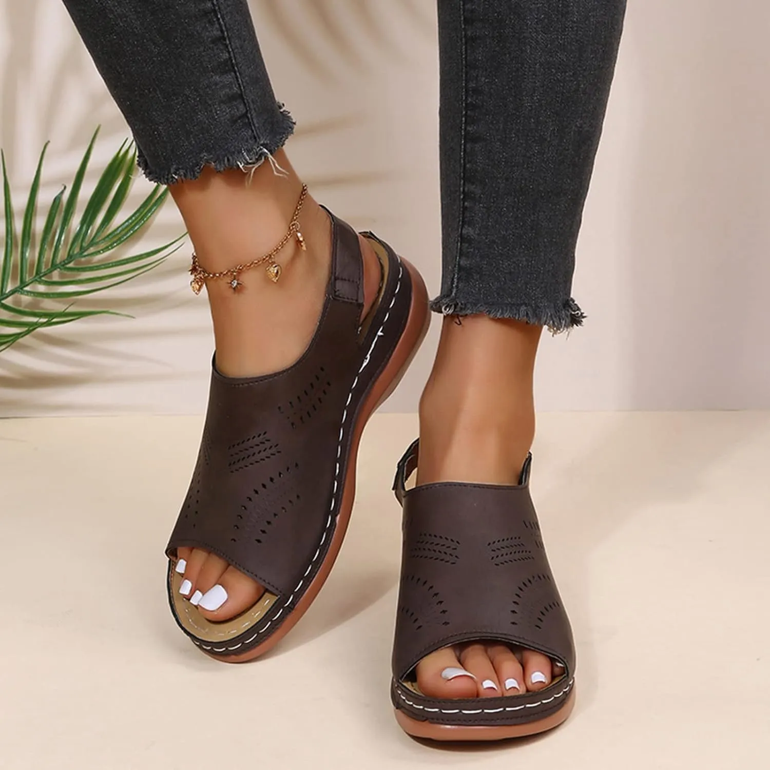 Women's Flat Sandals with Arch Support Summer Open Toe Slingback Ankle Strap Sandals Cutout Leather Sandals Comfort Casual Walking Shoes,Brown,US11/EU42