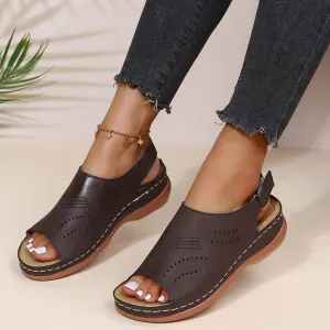 Women's Flat Sandals with Arch Support Summer Open Toe Slingback Ankle Strap Sandals Cutout Leather Sandals Comfort Casual Walking Shoes,Brown,US11/EU42