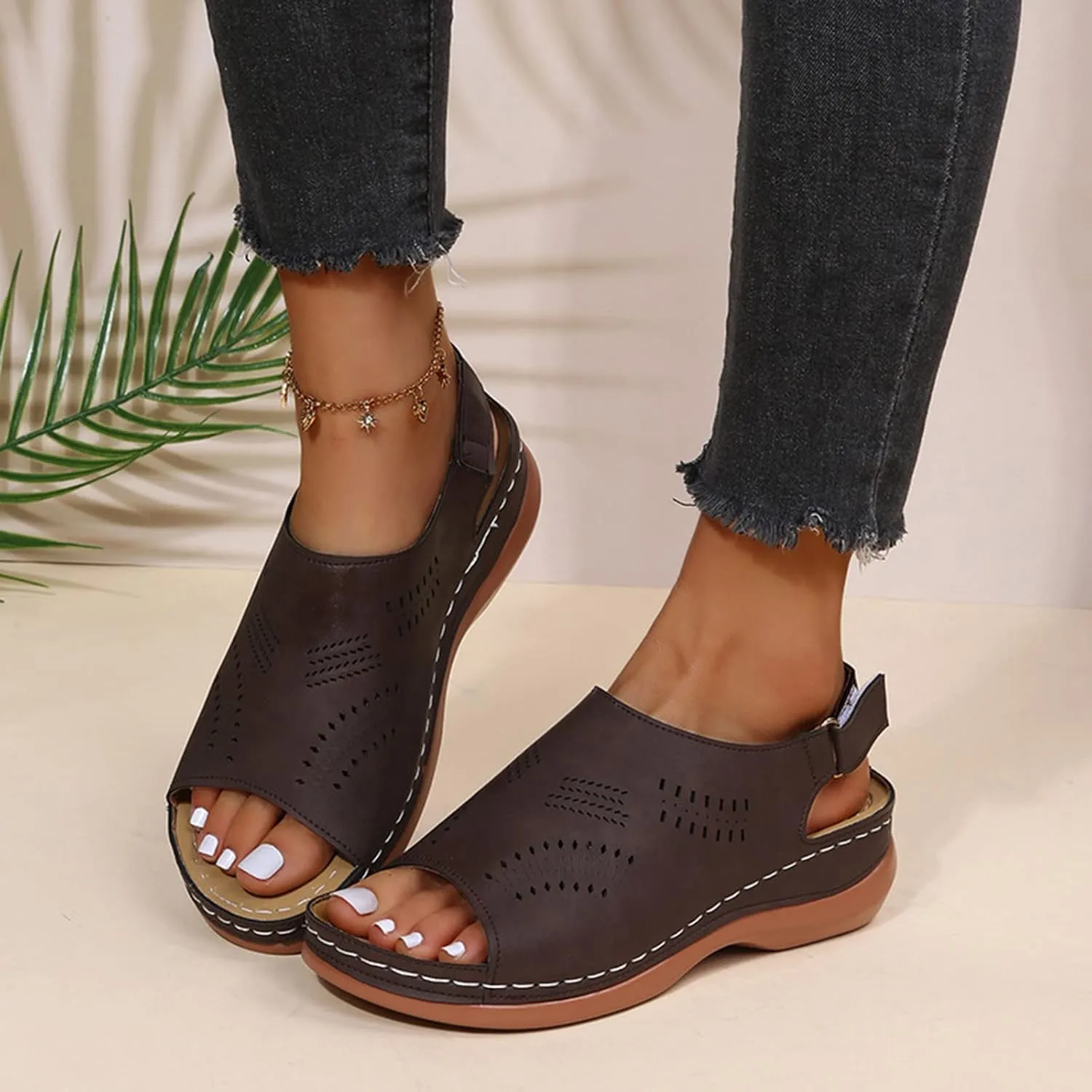 Women's Flat Sandals with Arch Support Summer Open Toe Slingback Ankle Strap Sandals Cutout Leather Sandals Comfort Casual Walking Shoes,Brown,US11/EU42